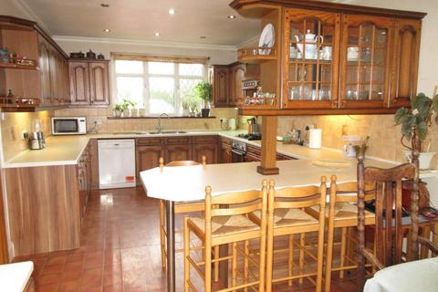23 Minterne Avenue, Southall, UB2 4HW