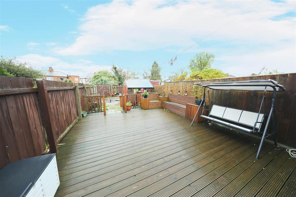 Loveridge Avenue, Hull 3 bed end of terrace house £190,000