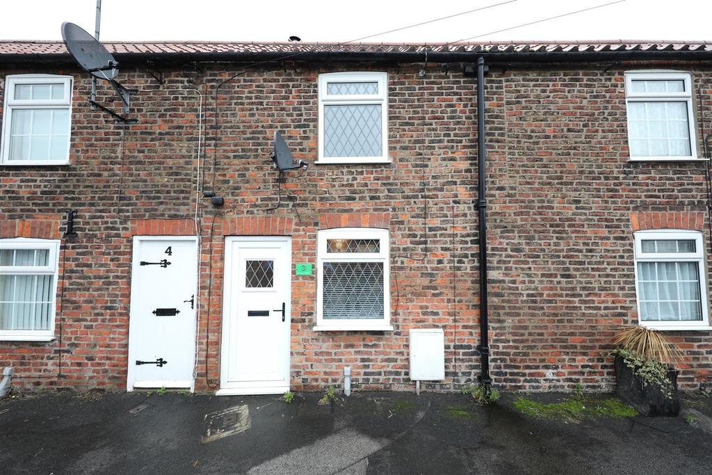 Wrays Cottages, Burstwick, Hull 2 bed terraced house £115,000