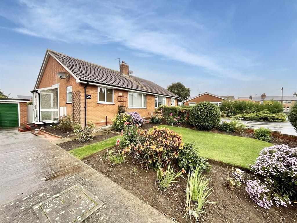 Chapel Lane, Cayton, Scarborough 2 bed semidetached bungalow for sale