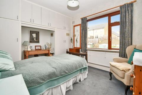 157 Apperley Road, Idle, Bradford, BD10 0AX