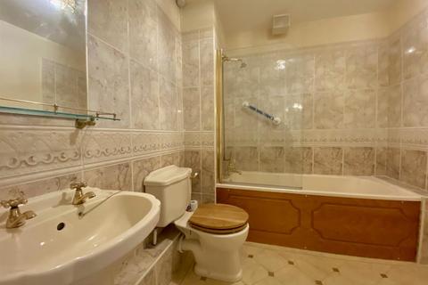2 bedroom apartment for sale - Garden Court The Woodlands  Darlington