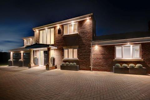 4 bedroom detached house for sale - Stonehaugh Way, Darras Hall, Newcastle Upon Tyne, Northumberland