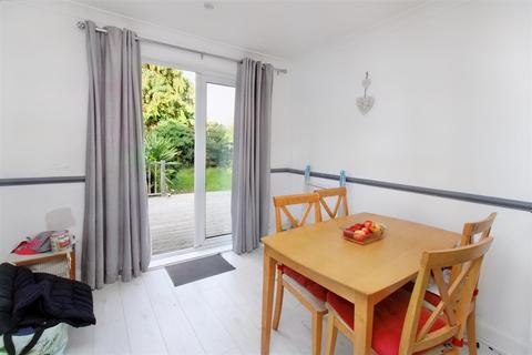 3 bedroom end of terrace house for sale - Dunmow Drive, Rainham