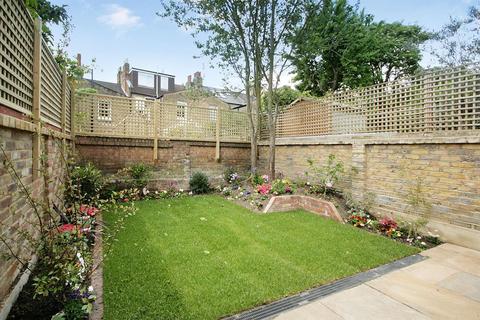 2 bedroom flat to rent, Solent Road, West Hampstead NW6