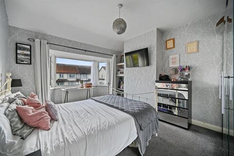 3 bedroom semi-detached house for sale - Erskine Road, Sutton