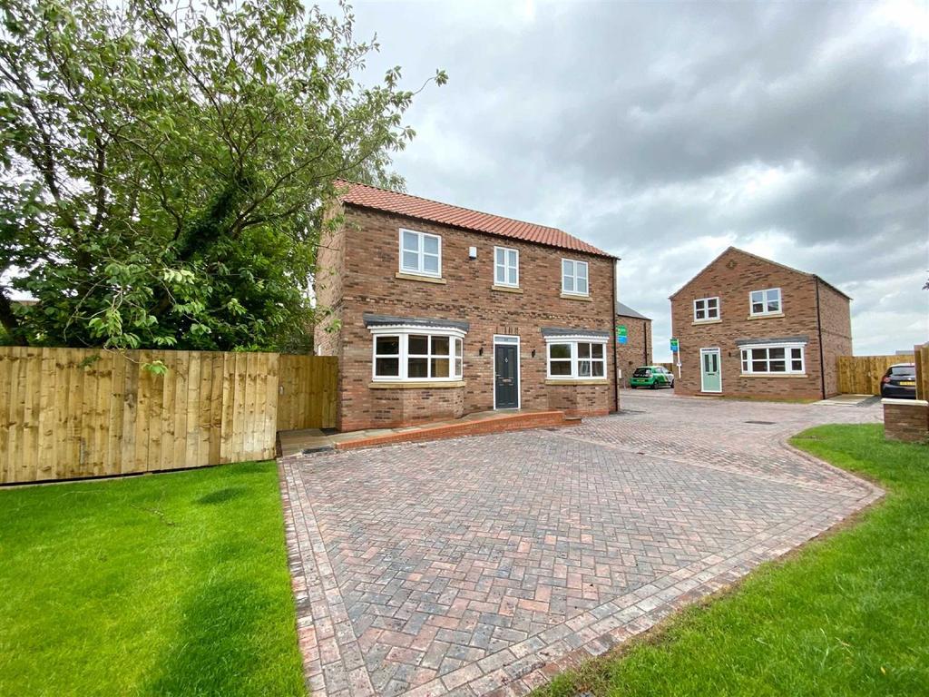 Wheelwright Close, Sutton On Derwent 4 bed detached house £1,450 pcm