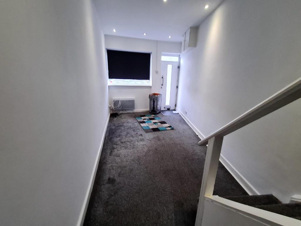 Llantrisant Road, Pontyclun 1 bed house £550 pcm (£127 pw)