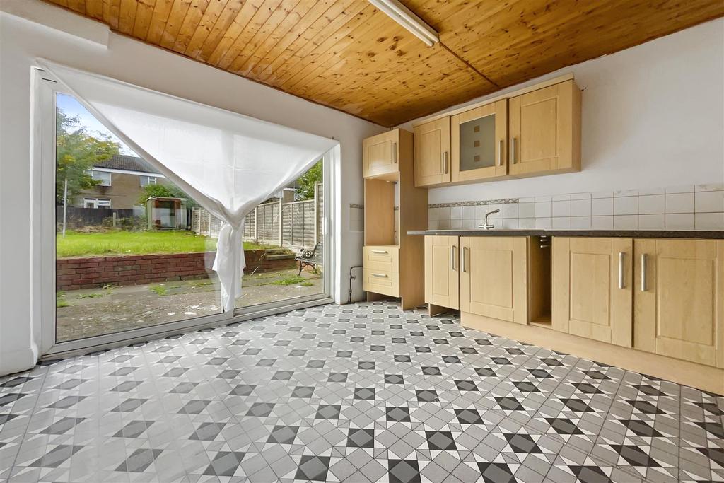 The Moorfield, Stoke Aldermoor, Coventry 3 bed terraced house £150,000