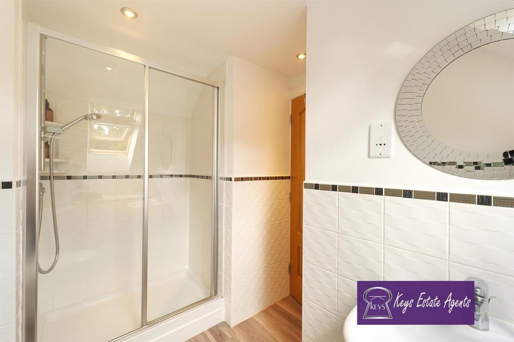 Master En Suite 2.jpg