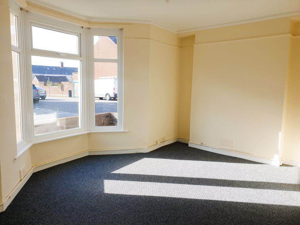 Rice Street, Port Talbot, SA13 1SN 2 bed flat £625 pcm (£144 pw)