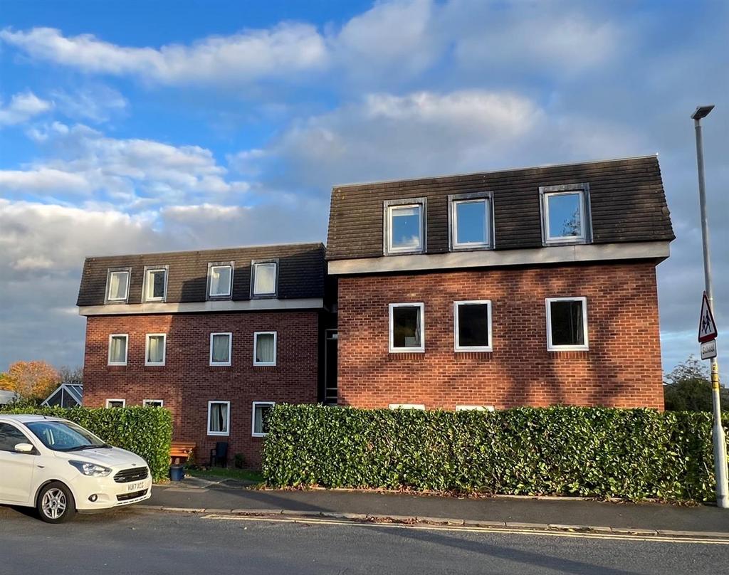 St. Andrews Road, Malvern 2 bed apartment for sale £145,000