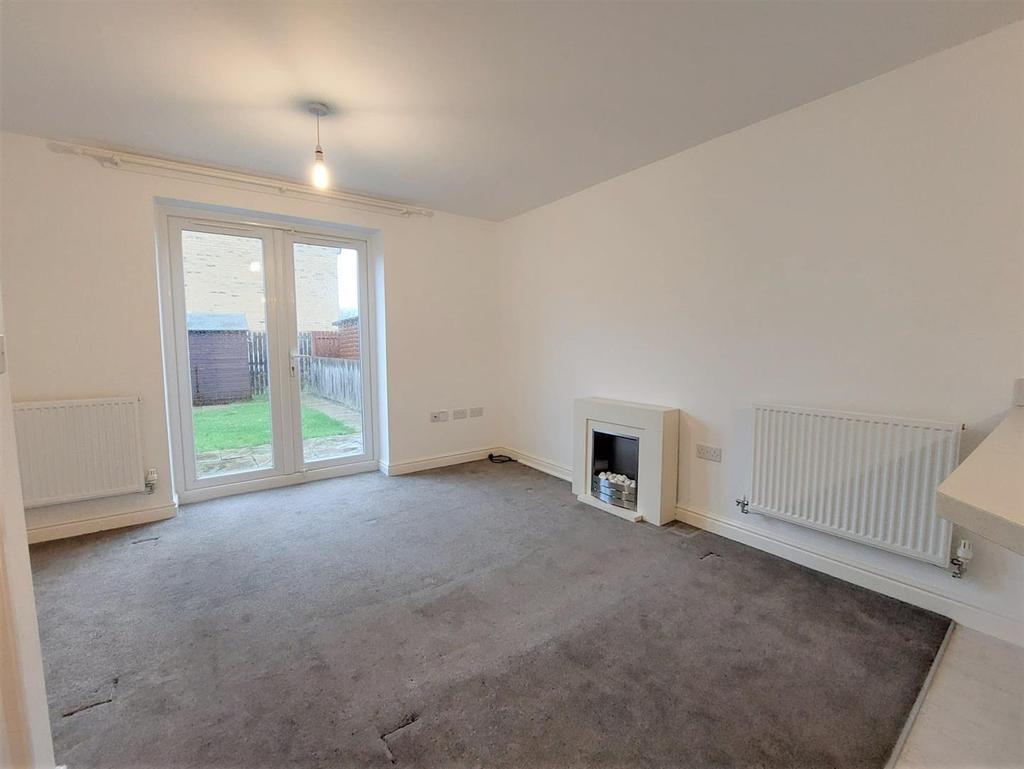 Ashcourt Drive, Hornsea 2 bed terraced house for sale £155,000