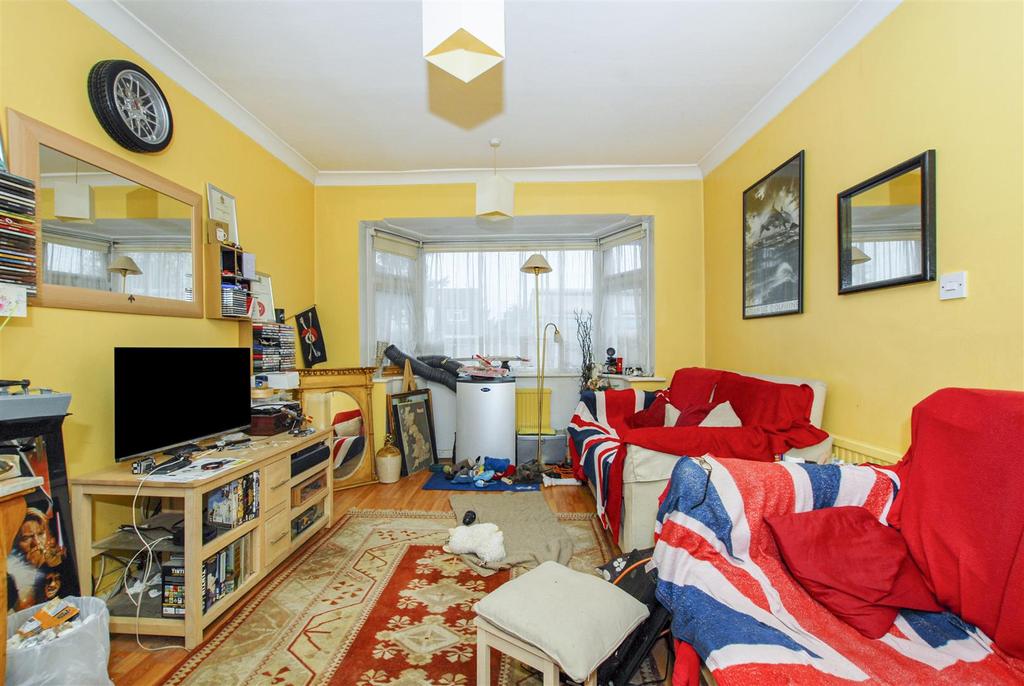 Bucknalls Lane, Watford 3 bed semidetached house for sale £605,000