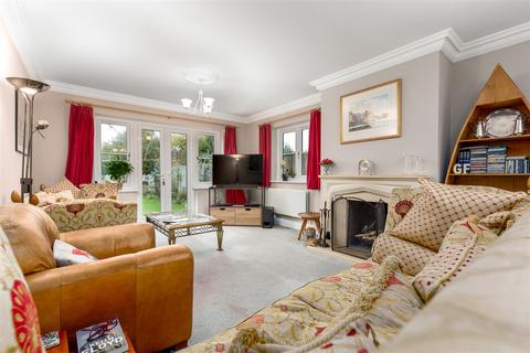 5 Blacksmiths Close, Weston On The Green, Bicester, OX25 3FL