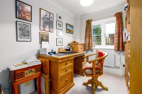 5 Blacksmiths Close, Weston On The Green, Bicester, OX25 3FL
