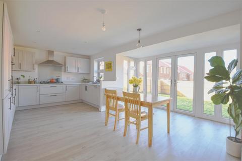 25 Brooklands Road, Bexhill-on-sea, TN39 4FQ