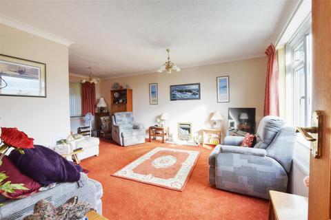 13 Pinewoods, Bexhill-on-sea, TN39 3UD