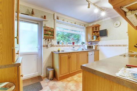 13 Pinewoods, Bexhill-on-sea, TN39 3UD