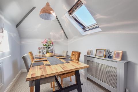 4 bedroom flat for sale - De La Warr Road, Bexhill-On-Sea