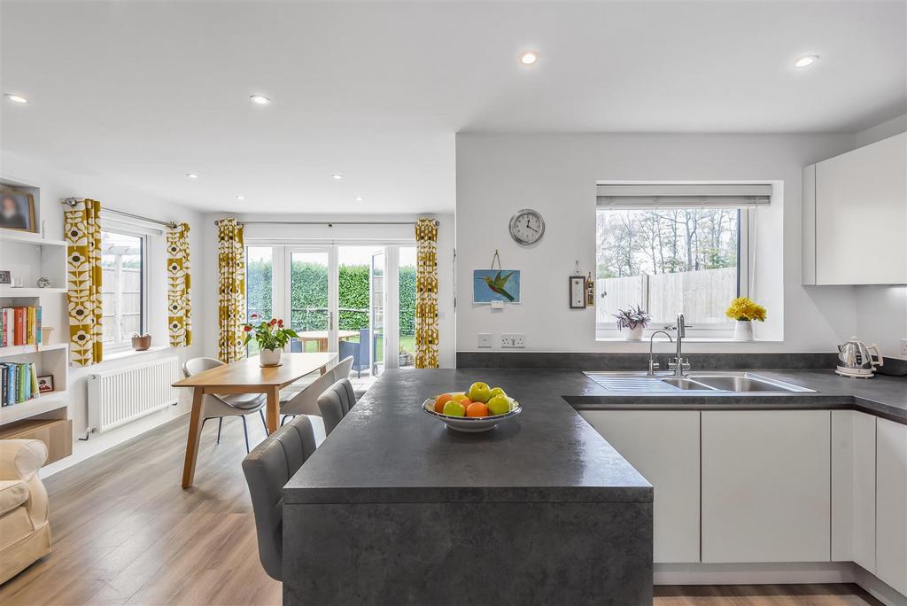 Kitchen / Dining