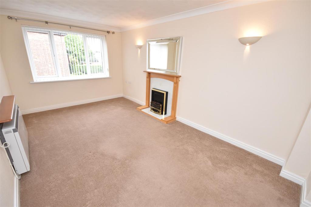 Hesslewell Court, Heswall 1 bed retirement property £620 pcm (£143 pw)