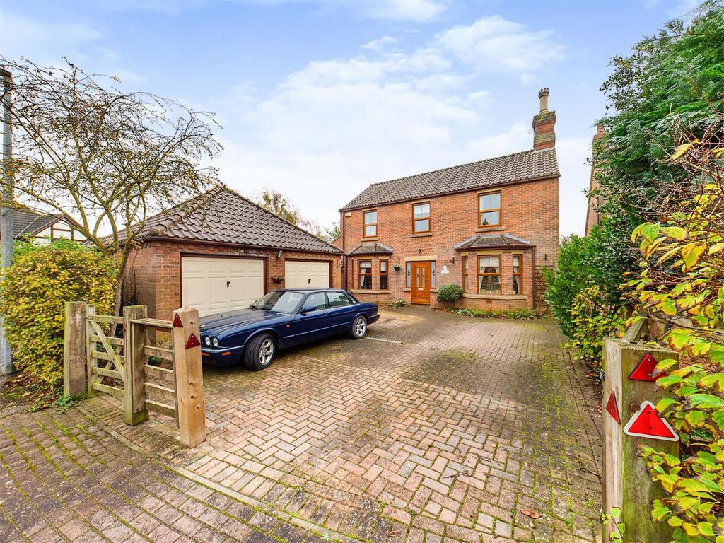 Rosedale, Leven, Beverley 5 bed detached house for sale £475,000