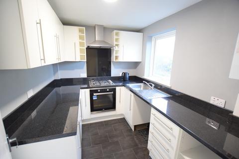 2 bedroom flat to rent, Buckingham Walk, New Milton, Hampshire. BH25 5UN