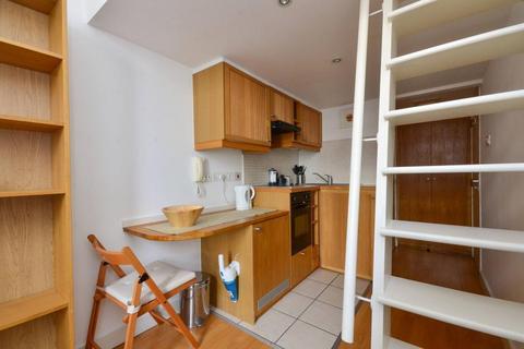 Studio to rent, Fairholme Road, West Kensington, London, W14
