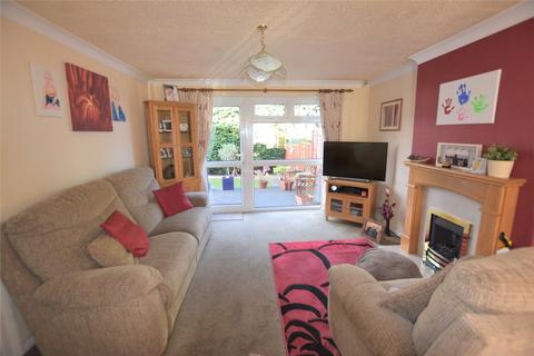 3 bedroom semi-detached house for sale - Firth Park Crescent, Halesowen, West Midlands, B62