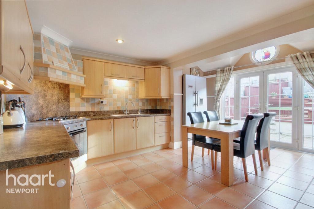 Fern Rise, Newport 3 bed terraced house for sale £230,000