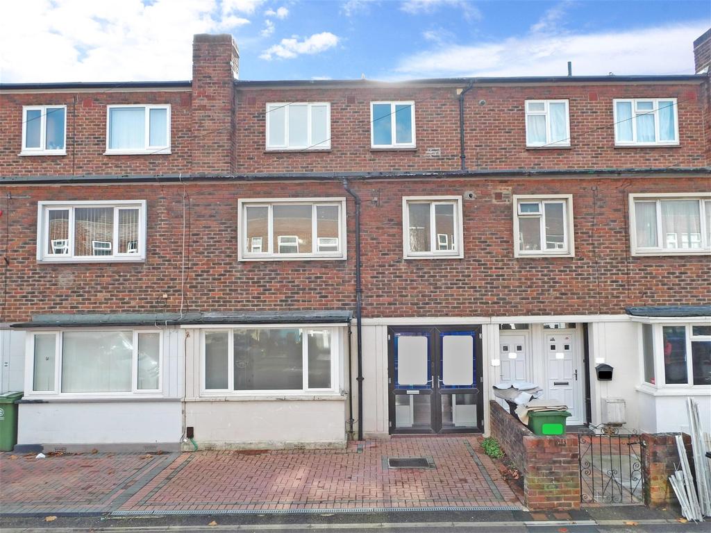 Laburnum Grove, North End, Portsmouth, Hampshire 4 bed townhouse for