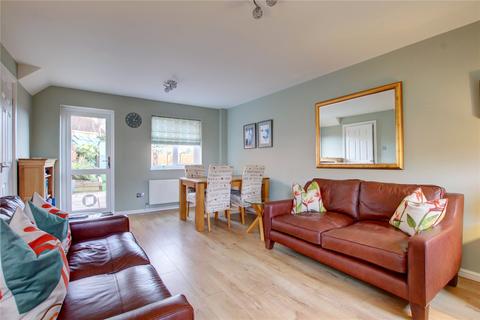 3 bedroom semi-detached house for sale - Teme Crescent, Droitwich, Worcestershire, WR9