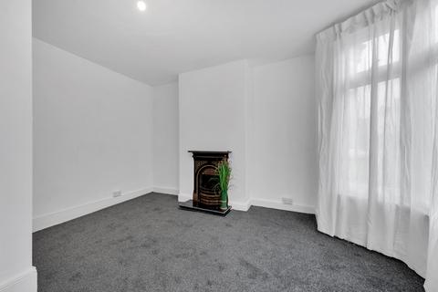 2 bedroom flat to rent, Boyne Road, Lewisham, SE13