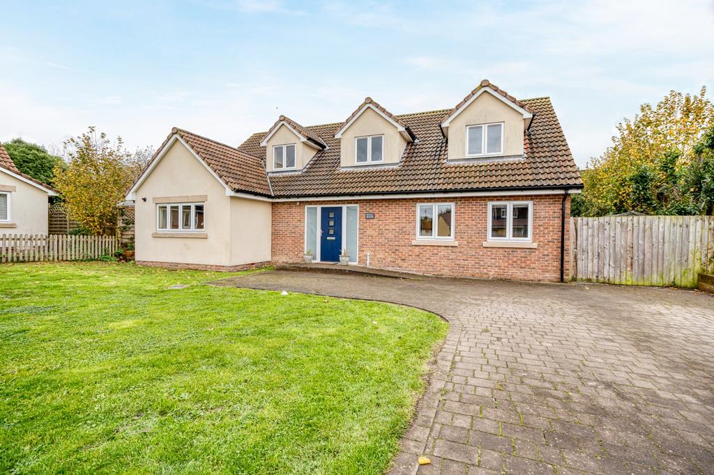 Barnwood Court, Nailsea, Bristol... 4 bed detached house £725,000