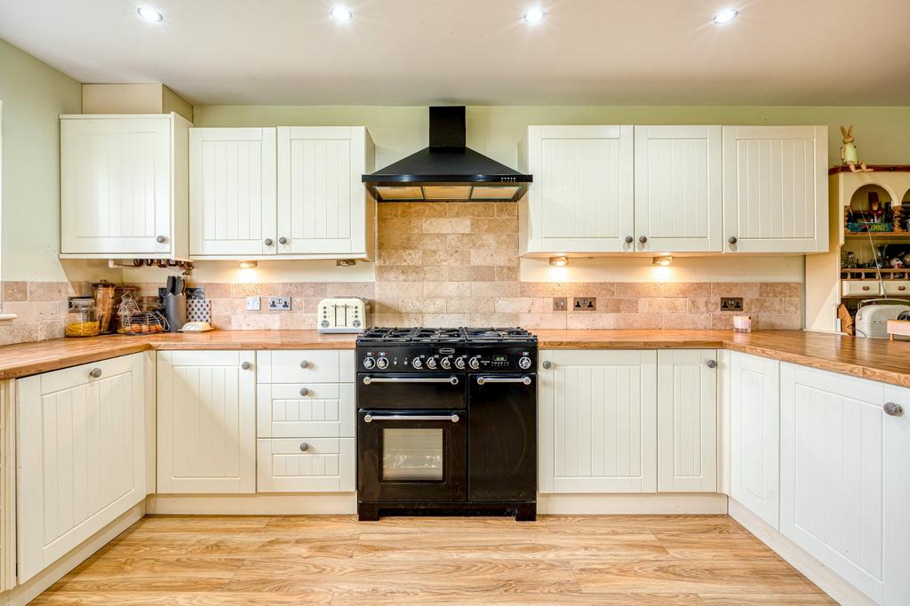 Barnwood Court, Nailsea, Bristol... 4 bed detached house £725,000