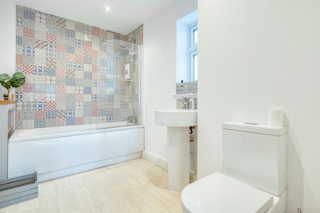 En-Suite Bathroom