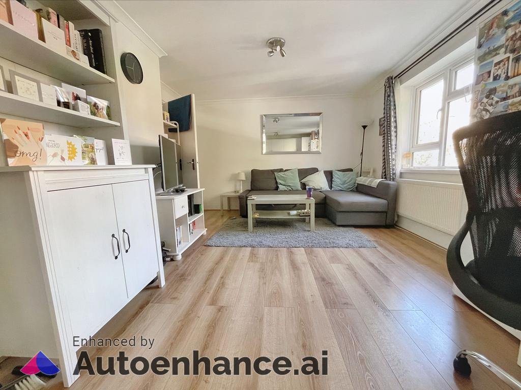 Geraldine Road, London SW18 1 bed apartment £1,550 pcm (£358 pw)