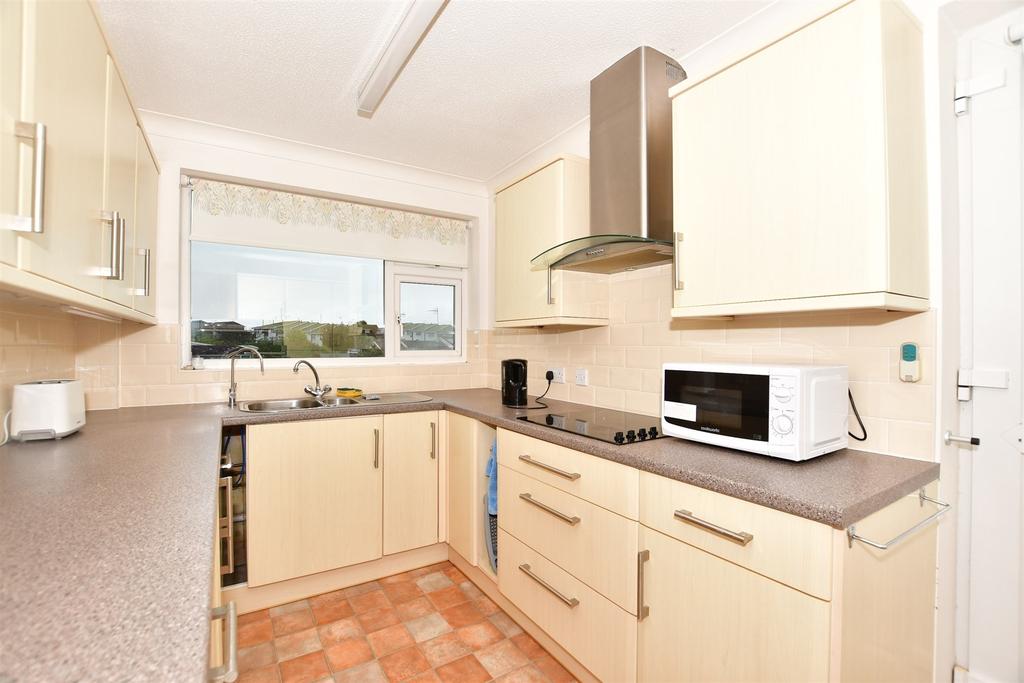 Sandhurst Road, Cliftonville, Margate, Kent 3 bed detached bungalow for