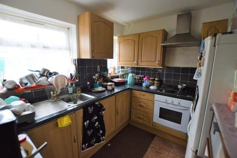 3 bedroom semi-detached house for sale - Minet Drive, Hayes