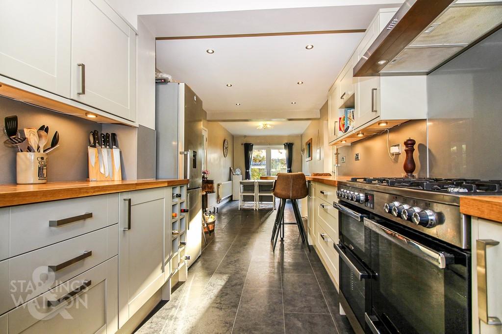 Great Melton Road, Hethersett, Norwich 4 bed detached house £450,000