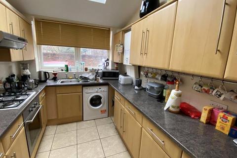 4 bedroom terraced house to rent, Aldwych Avenue, Rusholme, M14