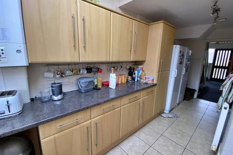 4 bedroom terraced house to rent, Aldwych Avenue, Rusholme, M14