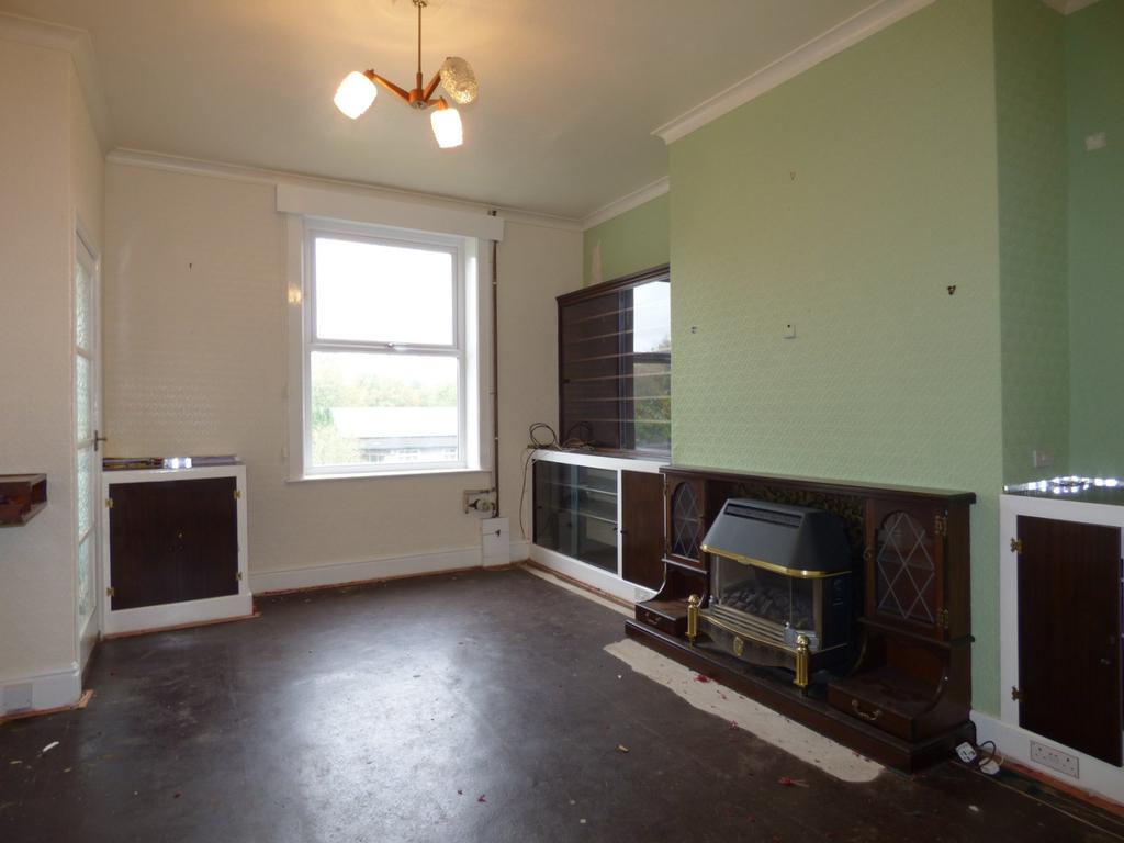 Manchester Road, Greenfield... 2 bed terraced house £249,000