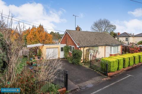 2 bedroom detached bungalow for sale - Springfield Road, Wellington