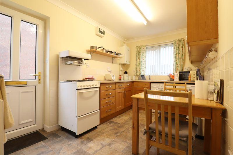 Hall Rise, Messingham, Scunthorpe 2 bed semidetached bungalow £160,000