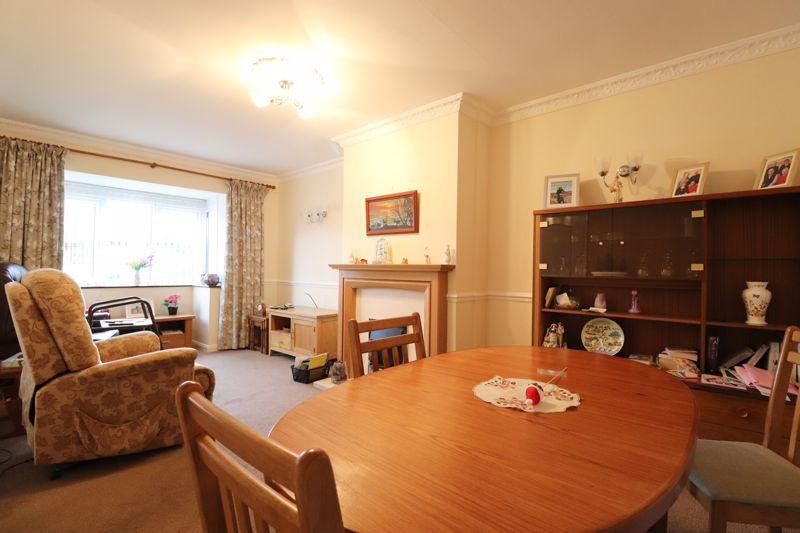 Hall Rise, Messingham, Scunthorpe 2 bed semidetached bungalow £160,000