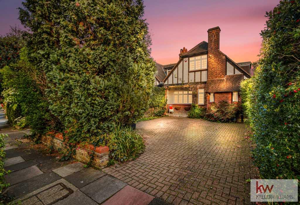 The Ridgeway, Meadway Estate, Southgate 3 bed semidetached house £