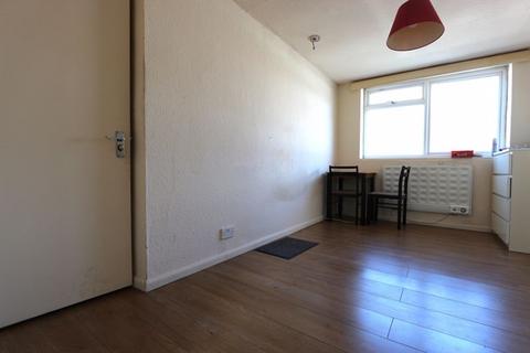 Studio to rent, Woodlands Road, Edmonton N9