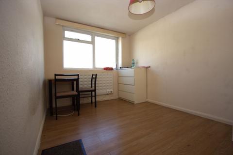 Studio to rent, Woodlands Road, Edmonton N9